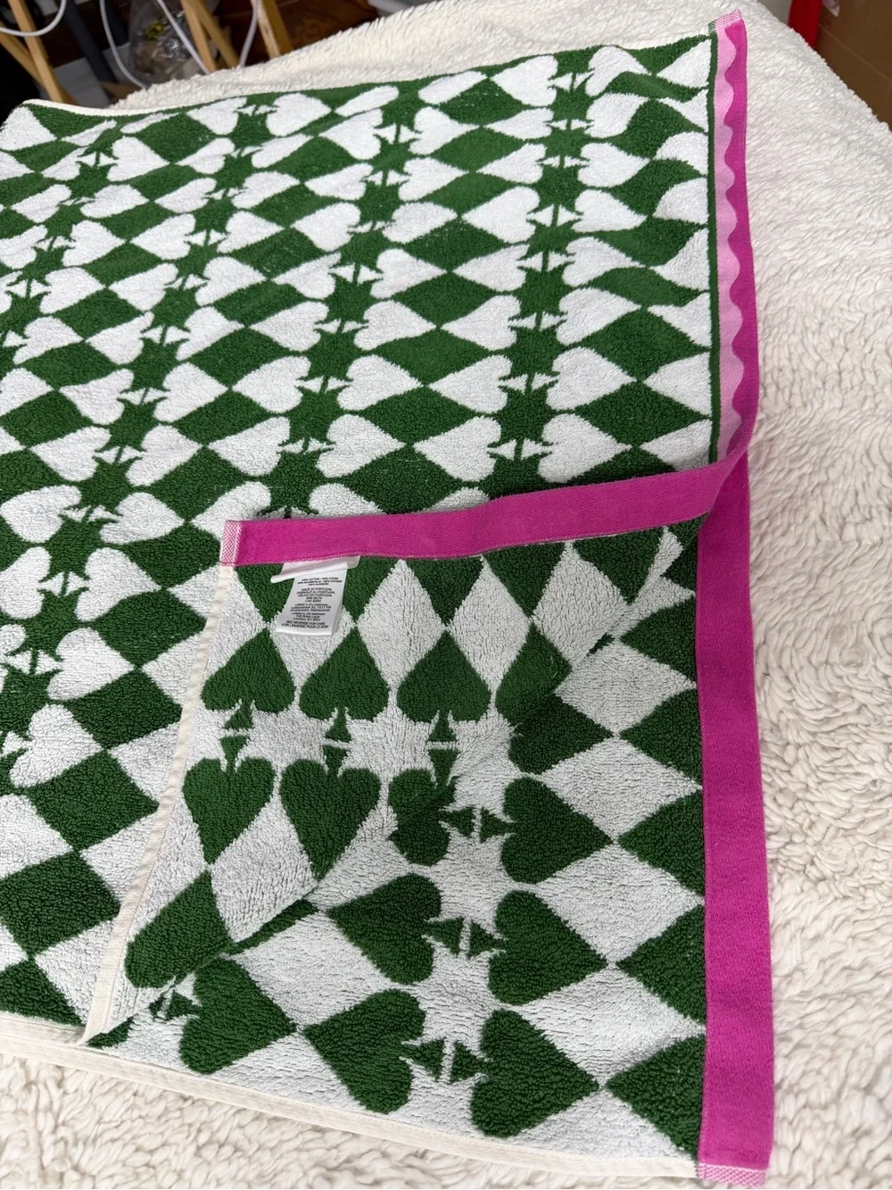 Anthropologie Green and White Heart Pattern Towel with Pink Trim bath towel set